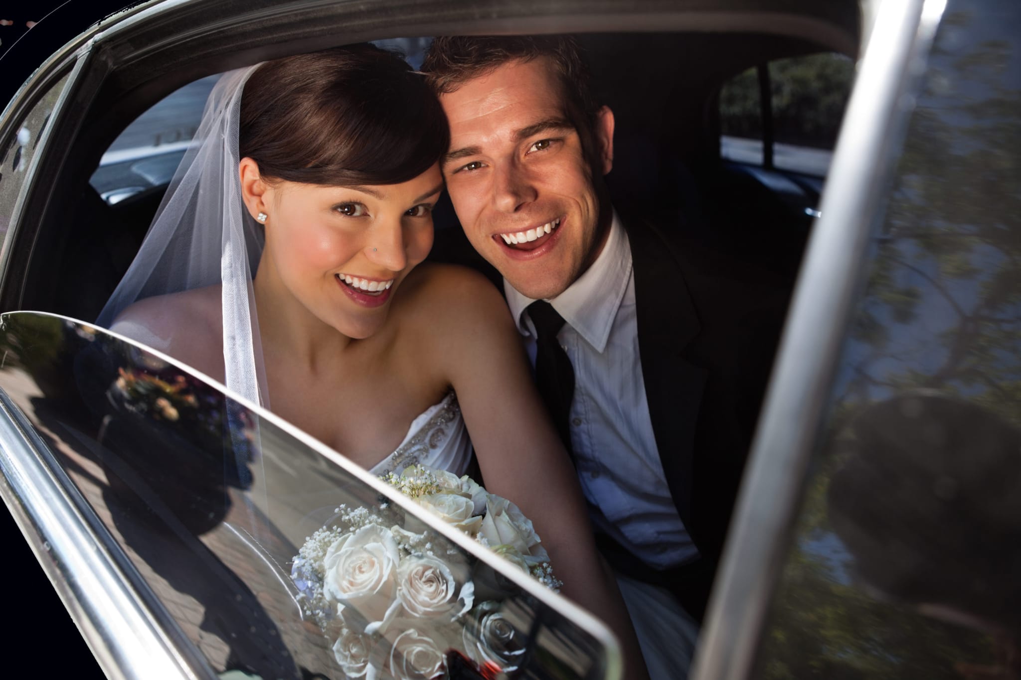 Book Limousine Services Chicago - Wedding, Engagement and Special Ocassions