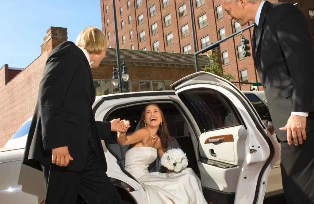 How to Book a Wedding Limo Service Chicago in an easy way